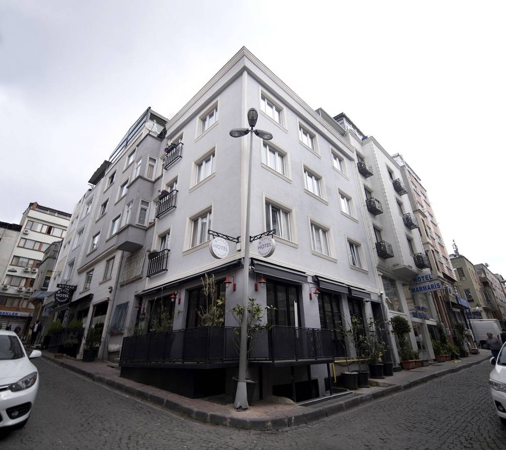 BGuest Hotel & Residence 1
