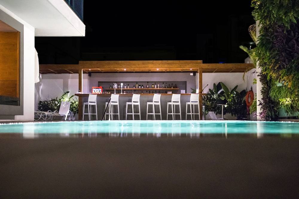 Manousos City Hotel 1