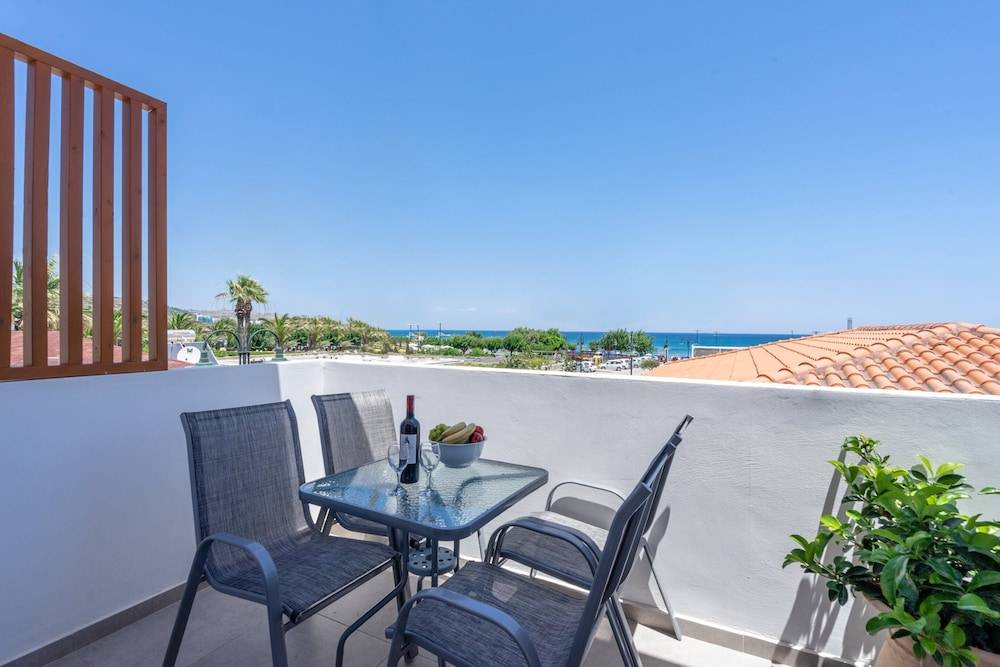 Bivalvia Beach Plus 1