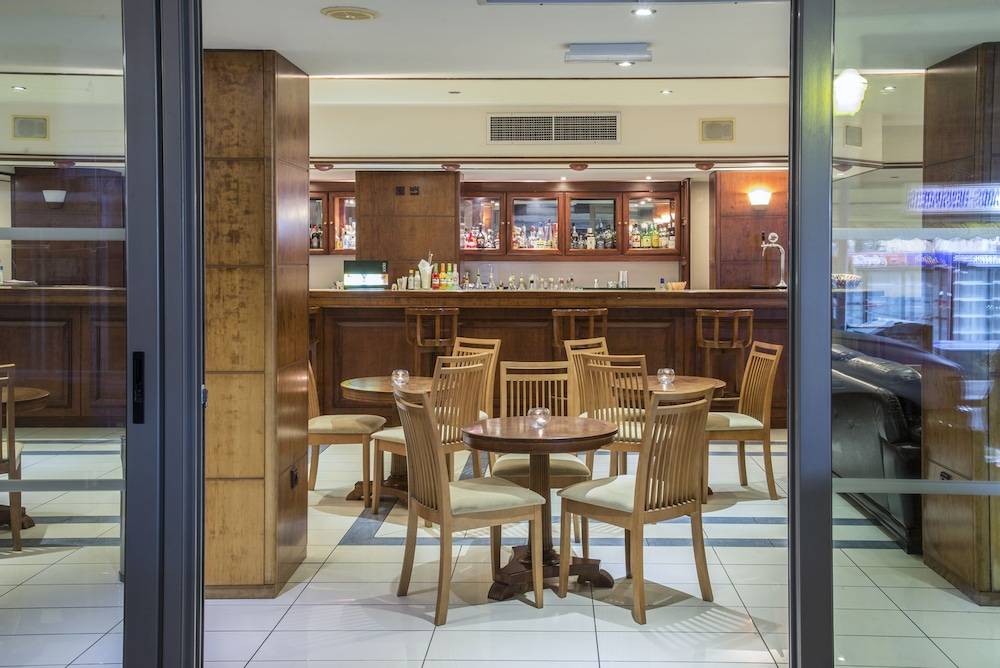 Manousos City Hotel 2