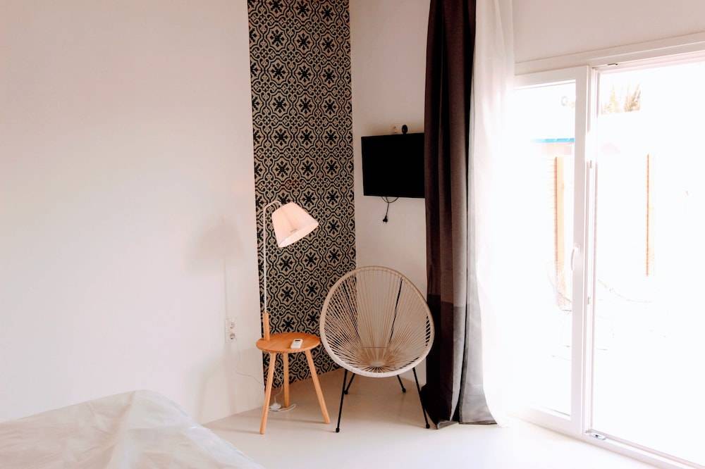 Mesanto Luxury Suites 2