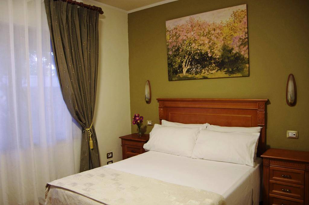 HOTEL MILLENIUM 2