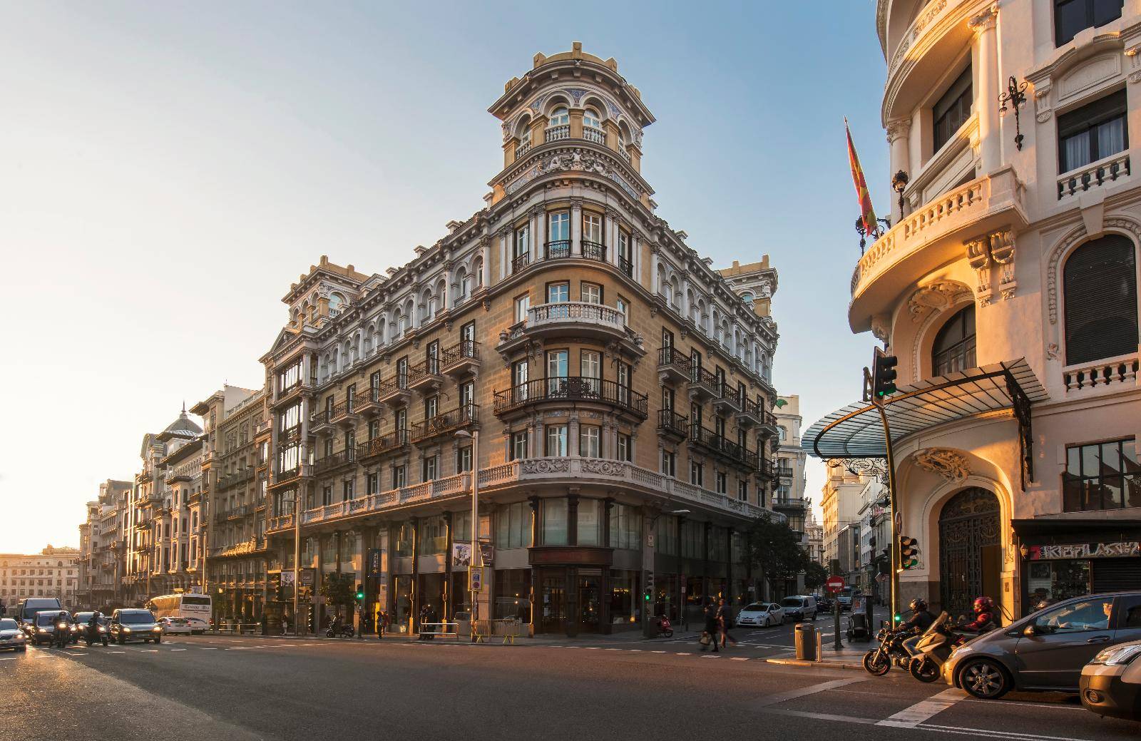 Las Letras Gran Via 2