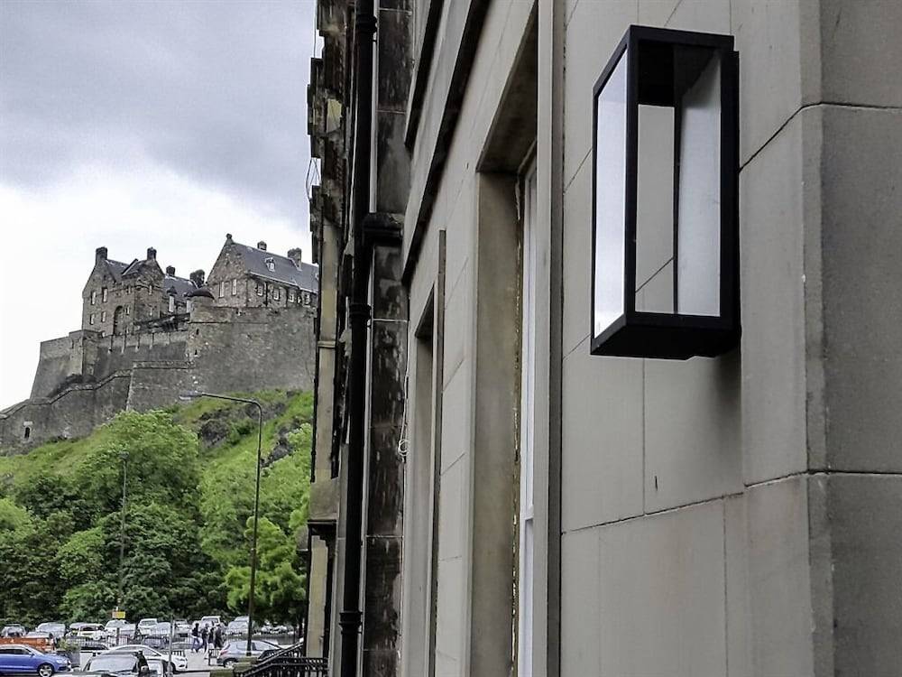 Edinburgh Nine 1