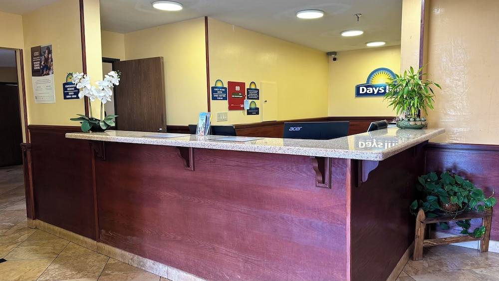 Days Inn by Wyndham Rio Rancho 2