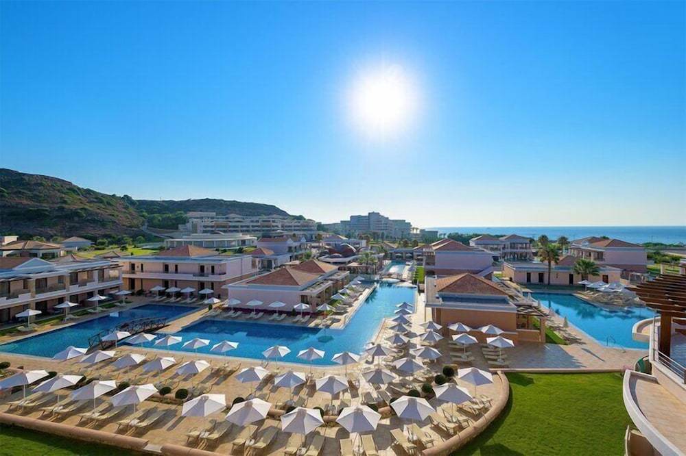La Marquise Luxury Resort Complex 1