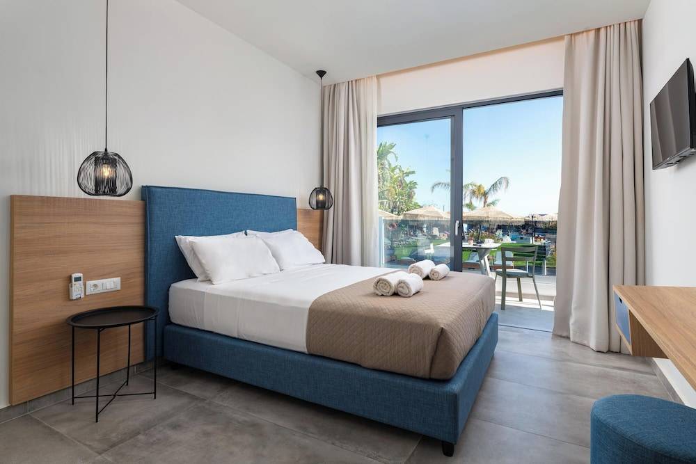 Aquarius Beach Hotel 2