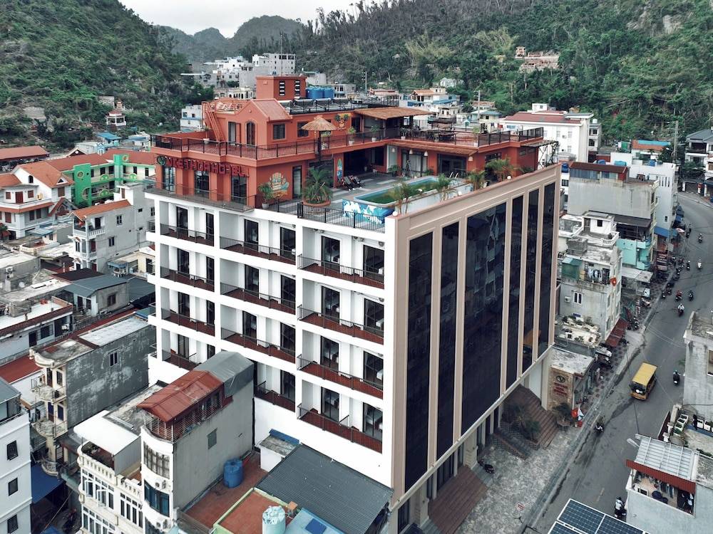 Viet Hoa Hotel & Residence Cat Ba - Rooftop Pool 1