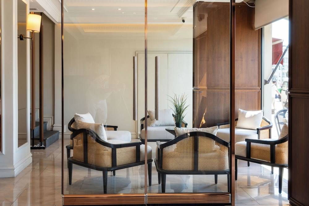 The Biancho Hotel Pera 2