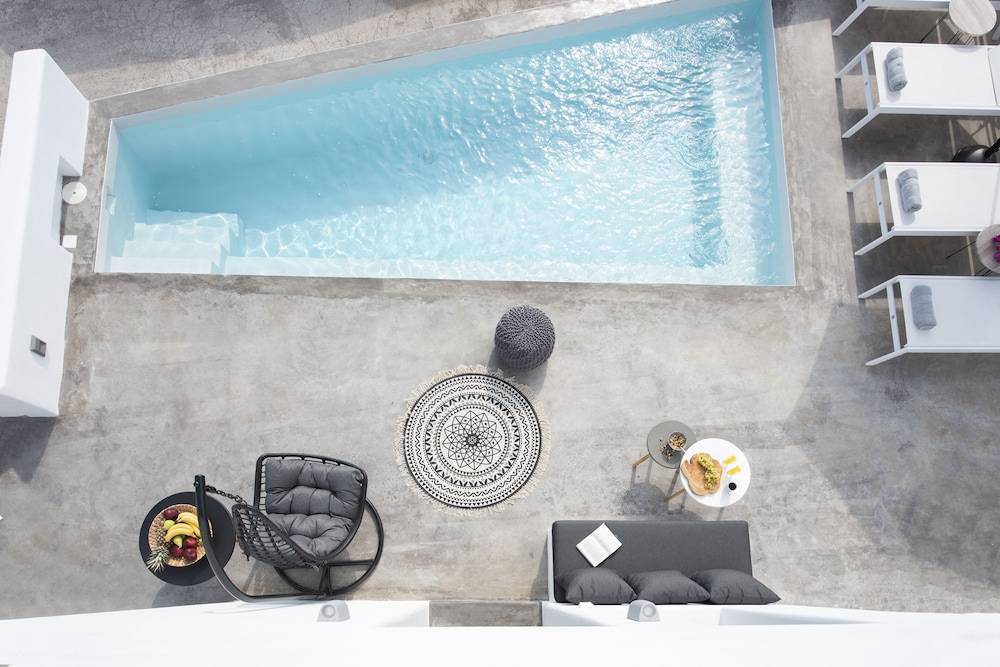 White Orchid Suites 1