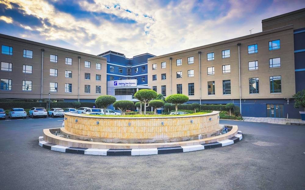 Holiday Inn Express SANDTON - WOODMEAD by IHG 1