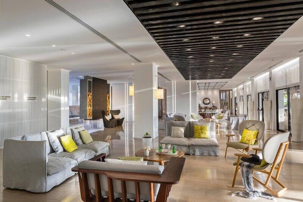 Cavo Maris Beach Hotel & Suites 2