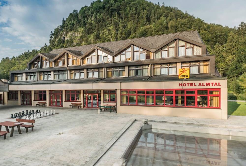 JUFA Hotel Grünau im Almtal 1