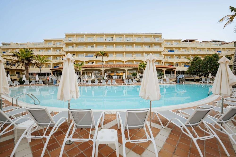R2 Buganvilla Hotel & Spa 1