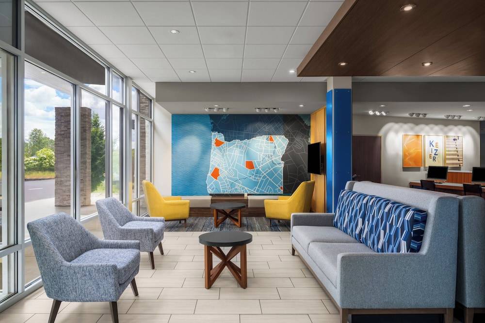 Holiday Inn Express & Suites SALEM NORTH - KEIZER by IHG 1
