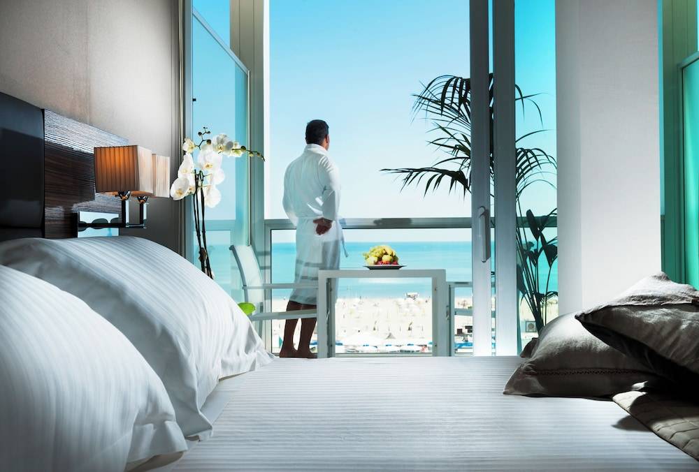 Waldorf Suite Hotel 1