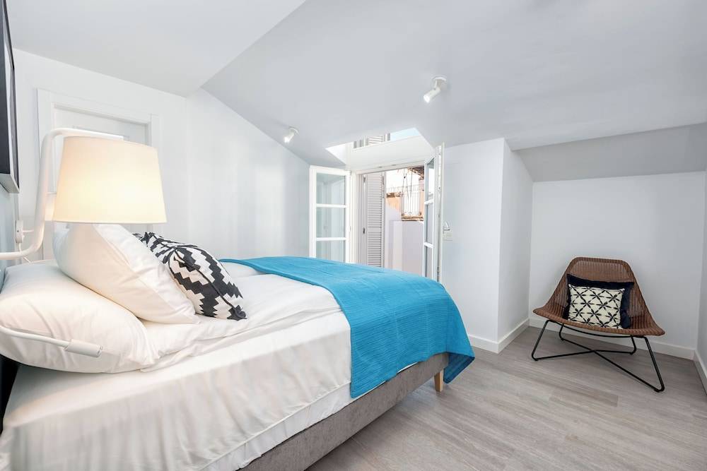 Merced Suites in Malaga by Solaga Holiday Homes 2