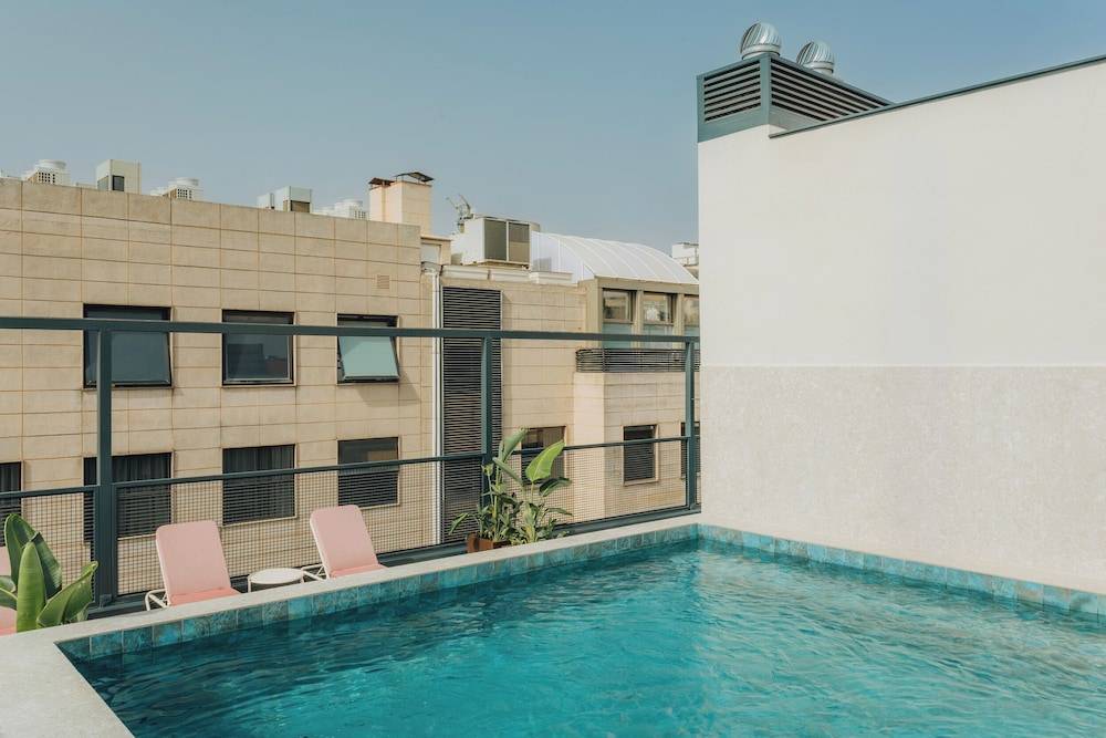 Ramirez Flats Valencia 1
