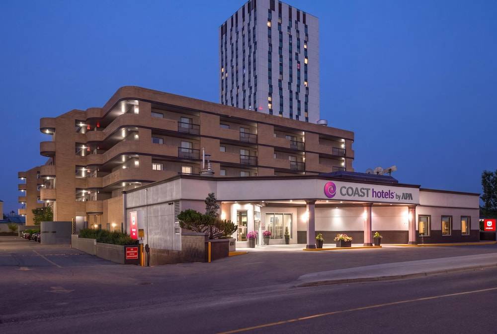 Coast Calgary University Area Hotel by APA 1