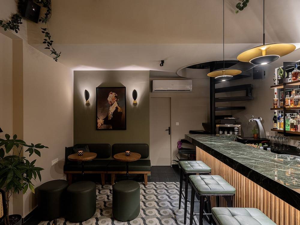 Riviera Suites 2