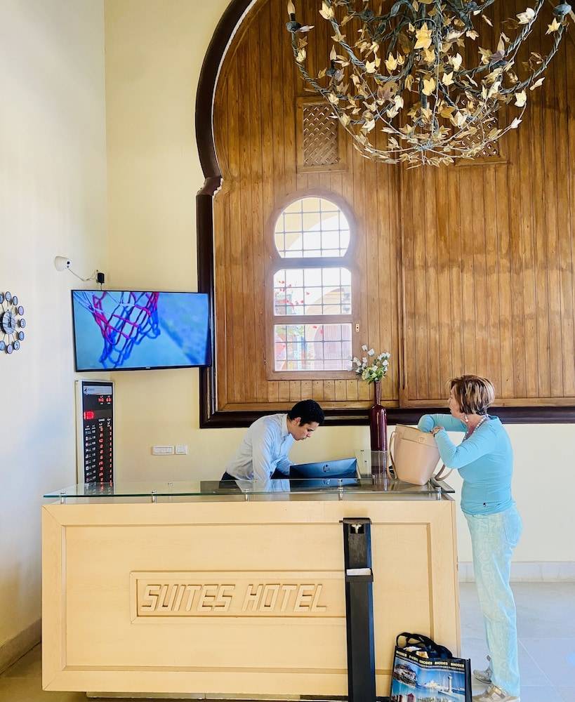 Suites Hôtel Les Charmilles & Spa 2