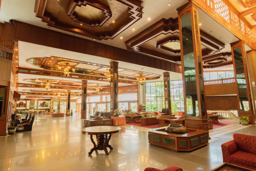 Royal Twins Palace Hotel 1