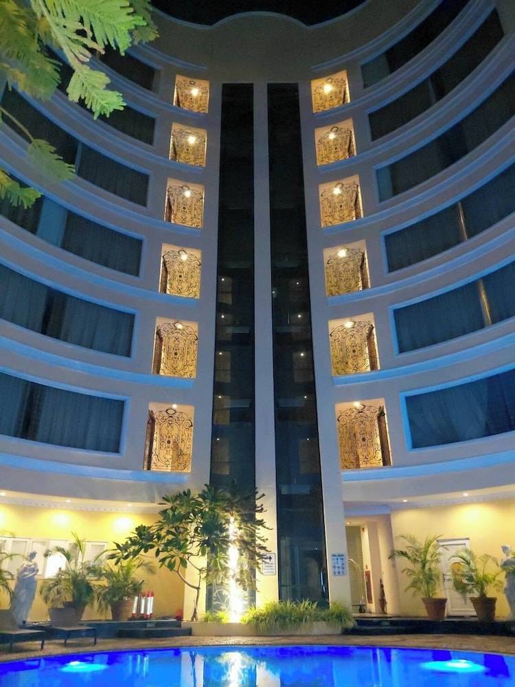 Four Seasons Place Pattaya 1