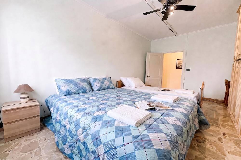 La Pietra sul Mare Apartment With Terrace 2