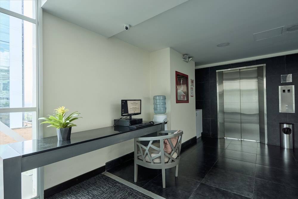 Hotel bh El Poblado 1