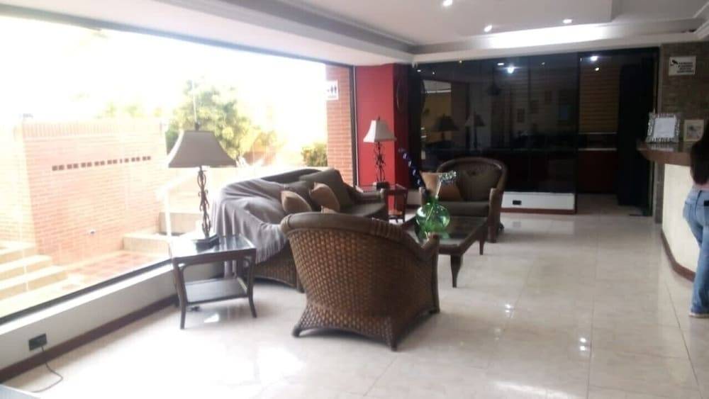 HOTEL MIRAMAR SUITES 2