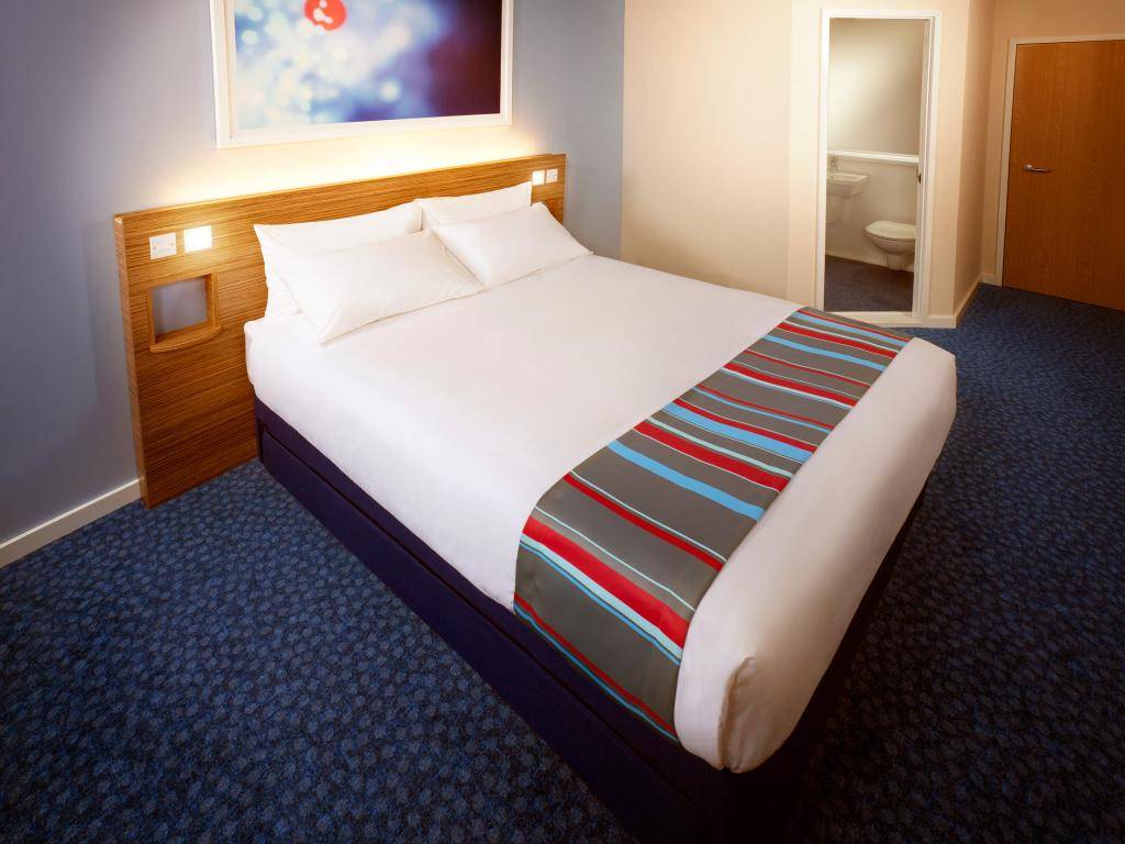 Travelodge Falkirk 2