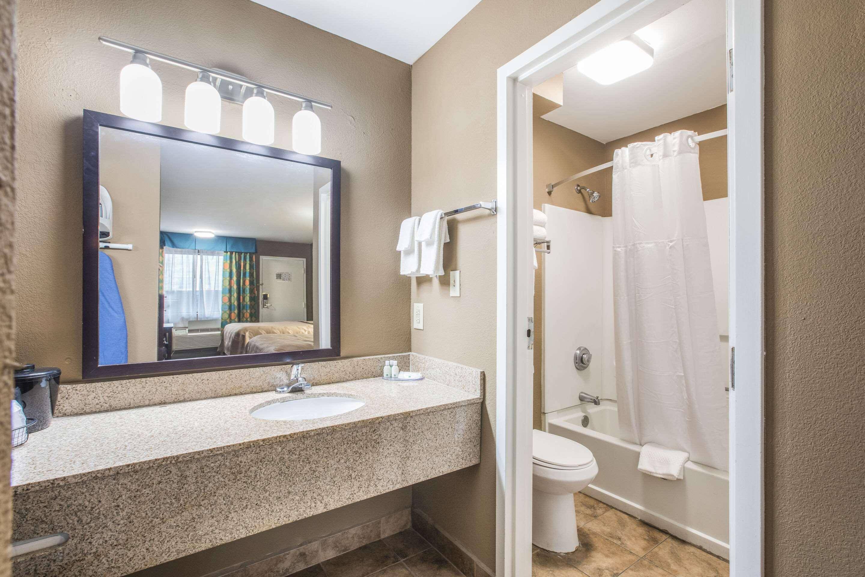 Quality Inn 1