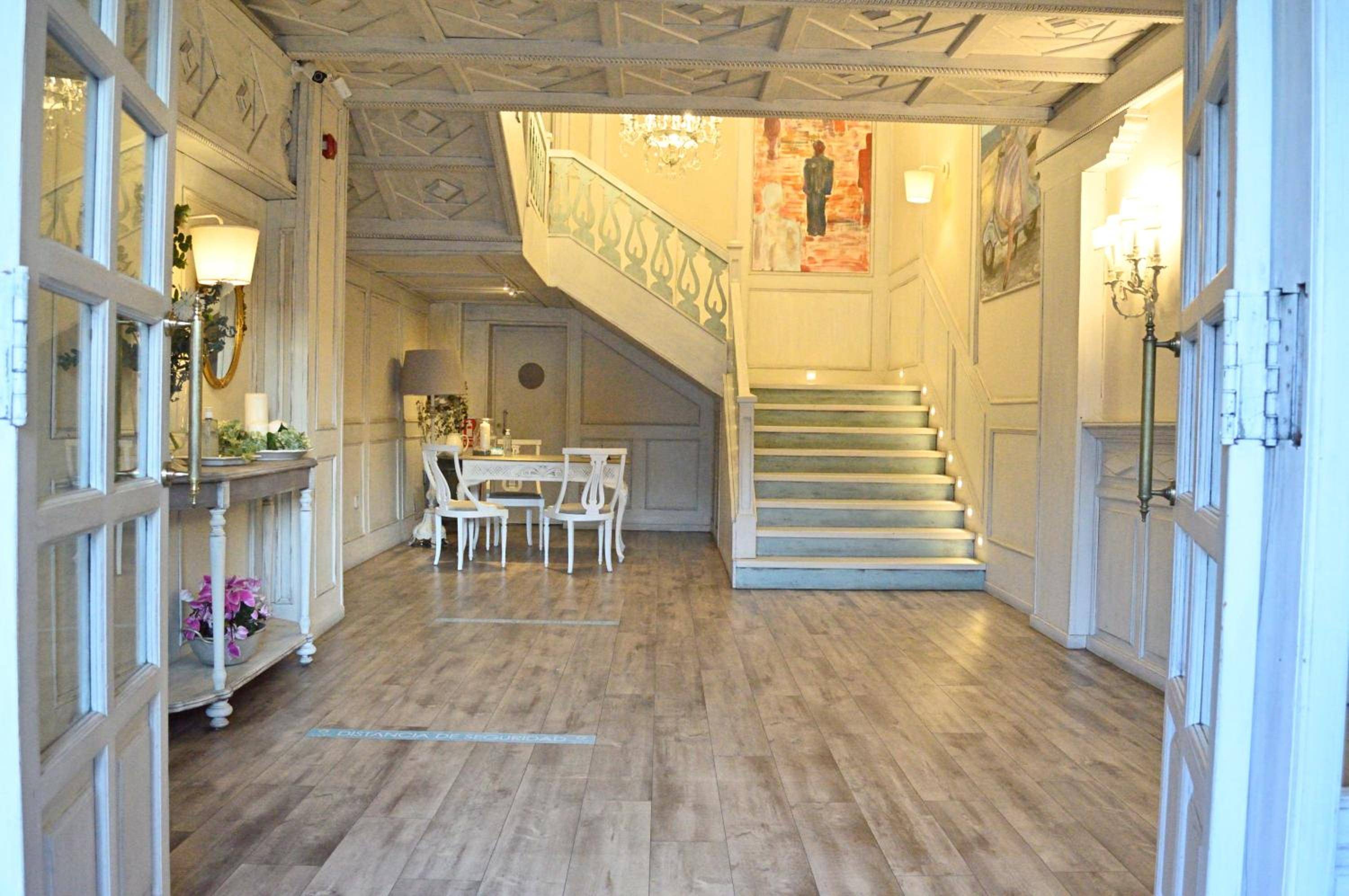 Ares Hotel 2