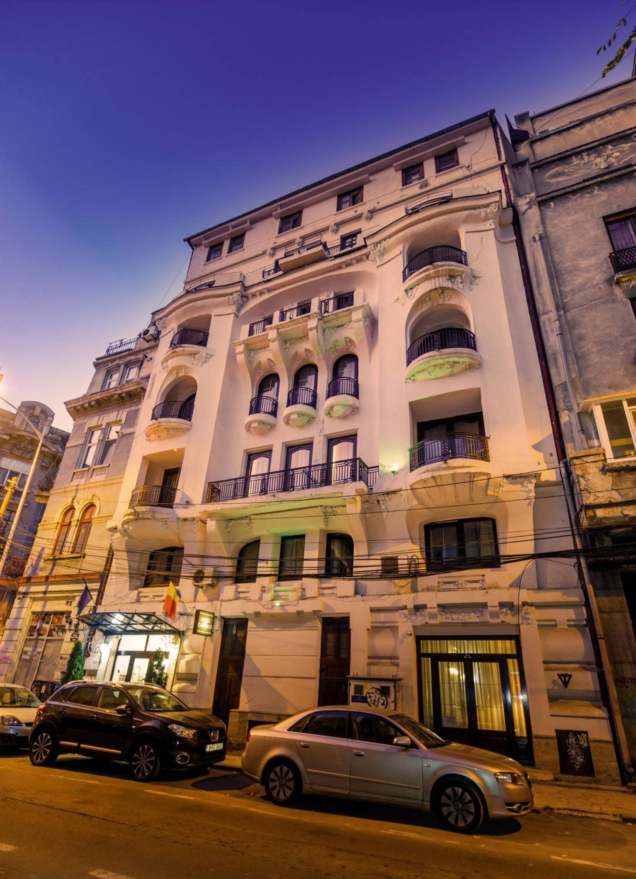 Hotel Carpati Imparatul Romanilor 1