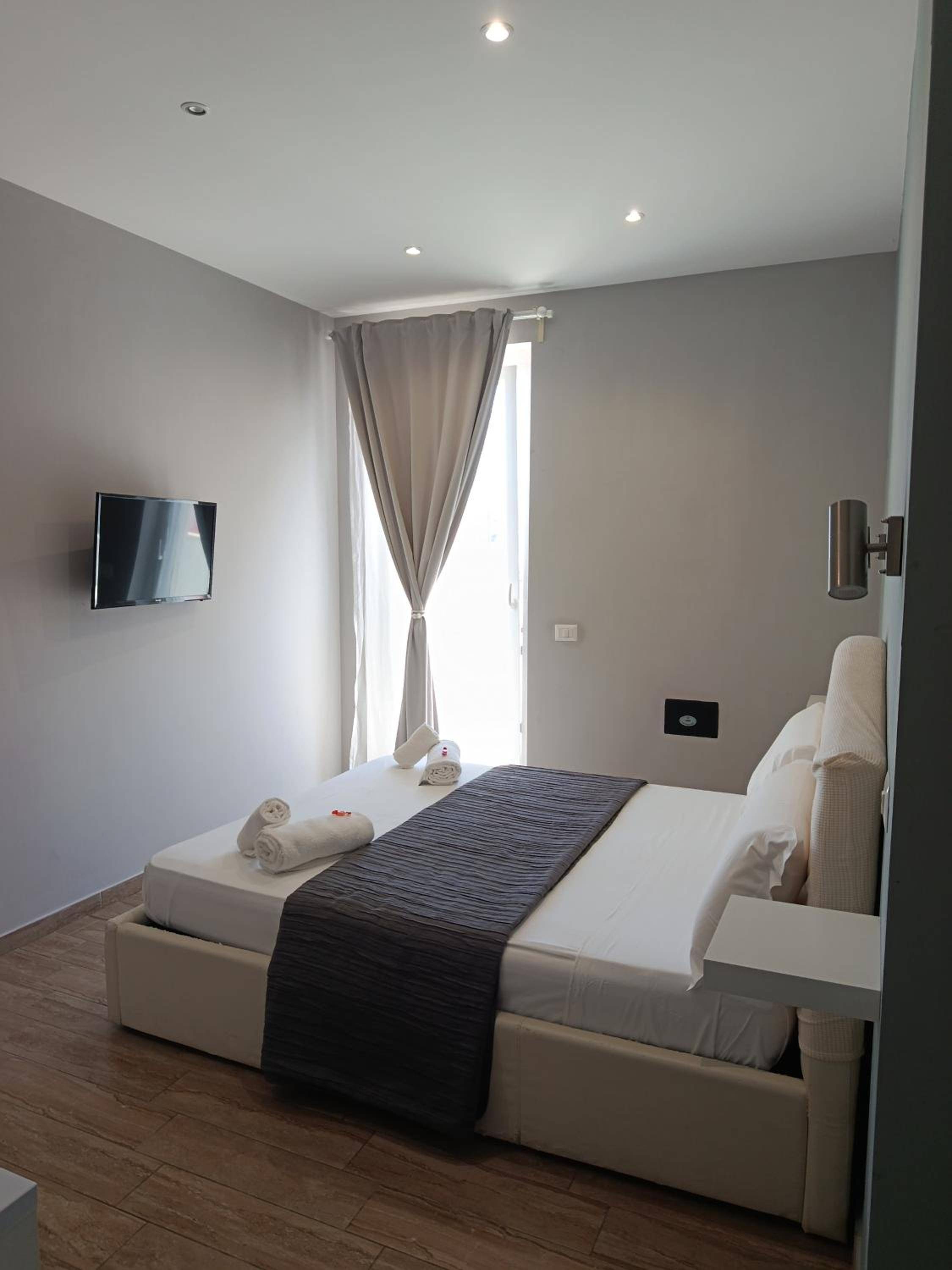 B&B Purple Italy 1