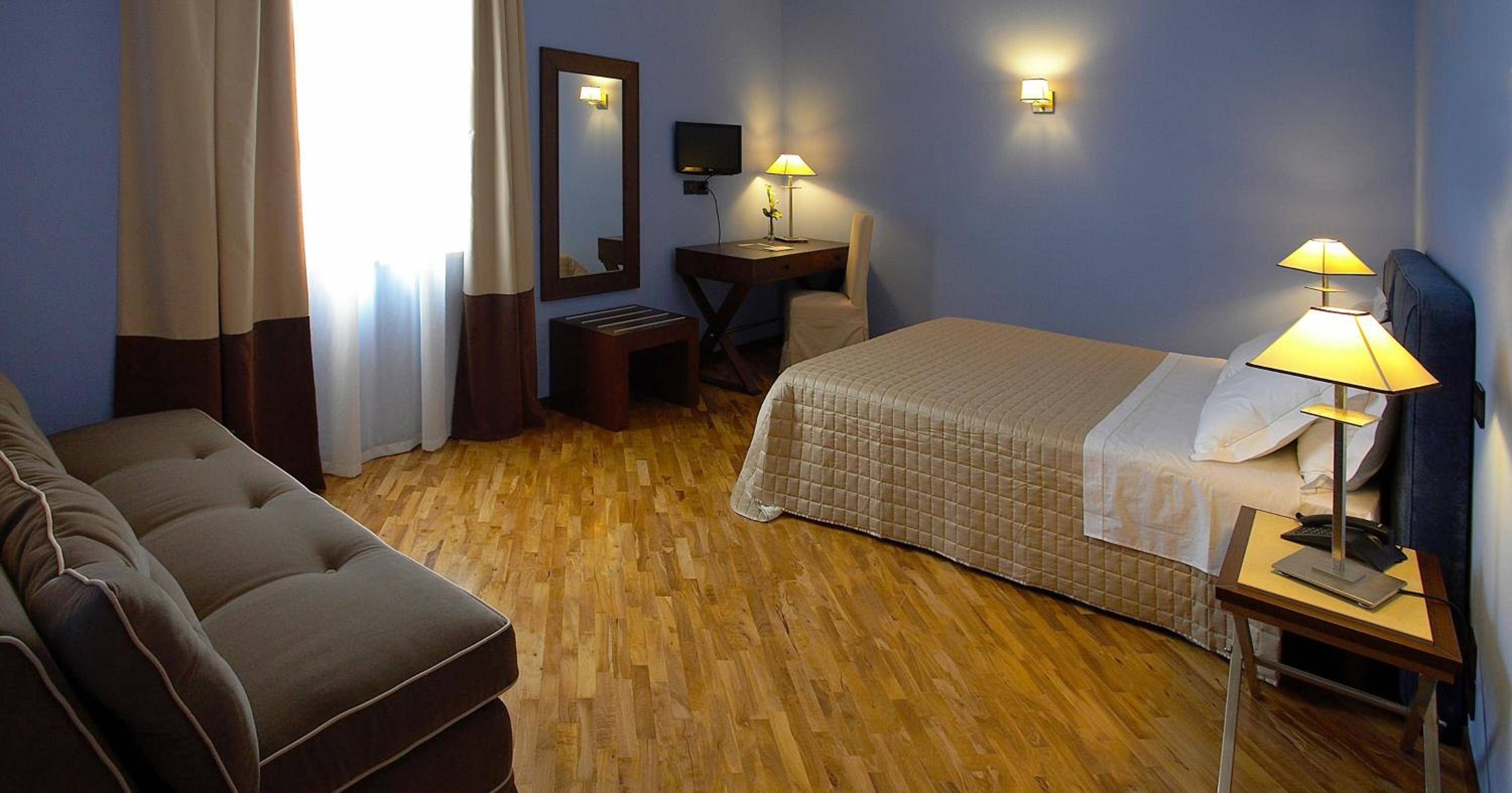 Hotel Messenion 2