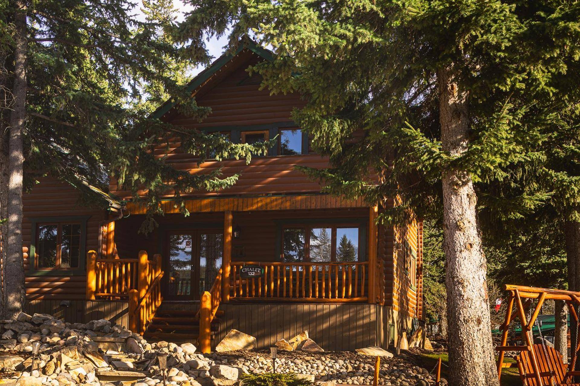 Overlander Mountain Lodge 1