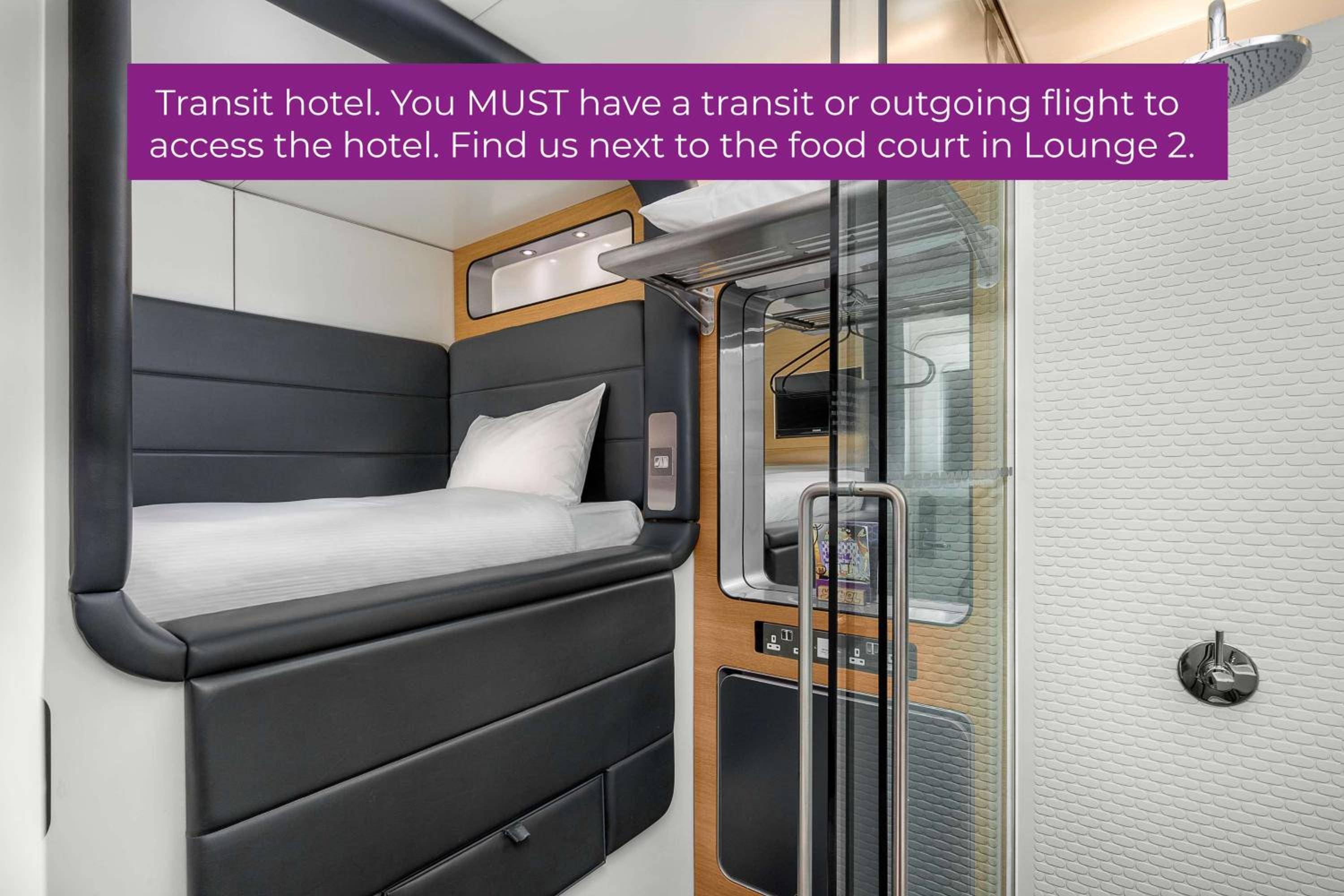 YOTELAIR Amsterdam Schiphol Transit Hotel 2