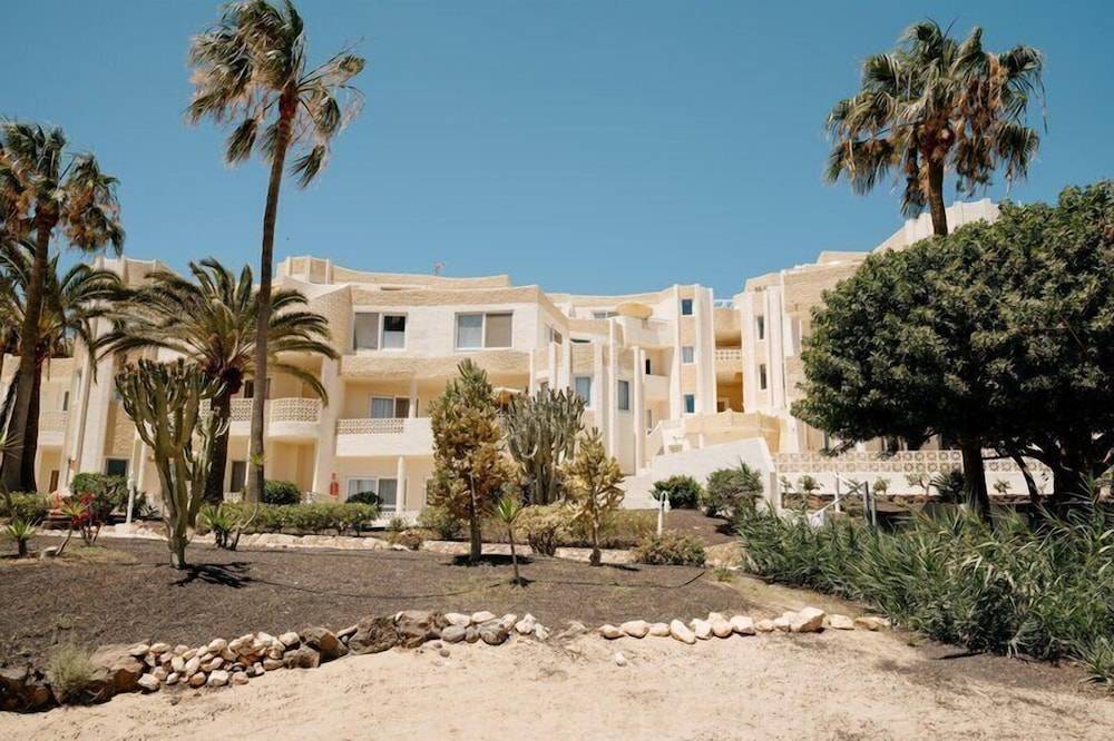 R2 Maryvent Beach Apartments 1