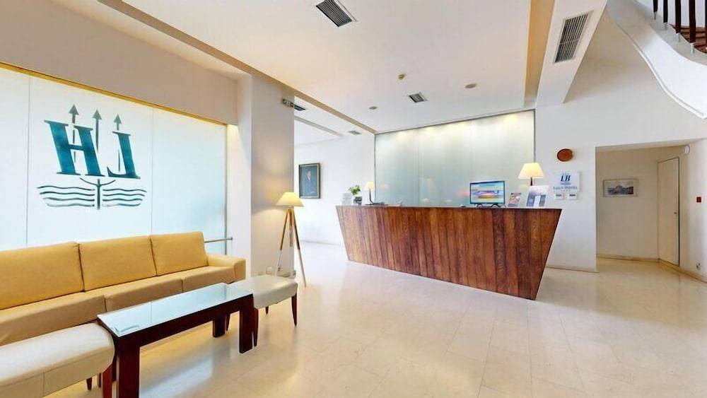 Lucy Hotel 1