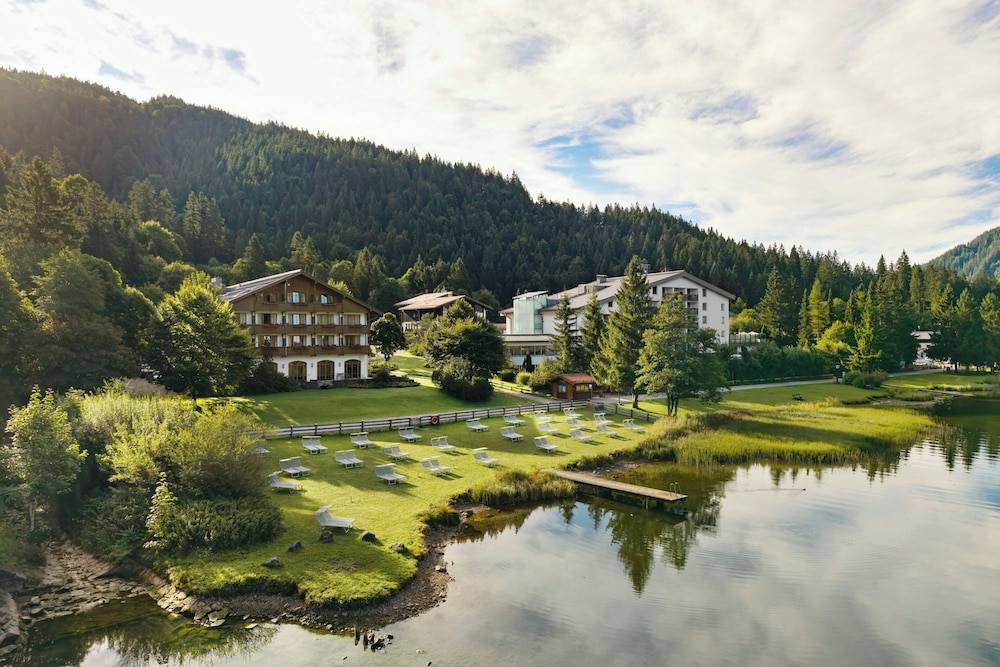 Arabella Alpenhotel am Spitzingsee, a Tribute Portfolio Hotel 1