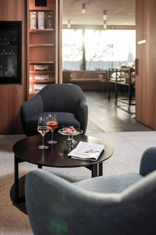La Paula Apartments & Suites 2