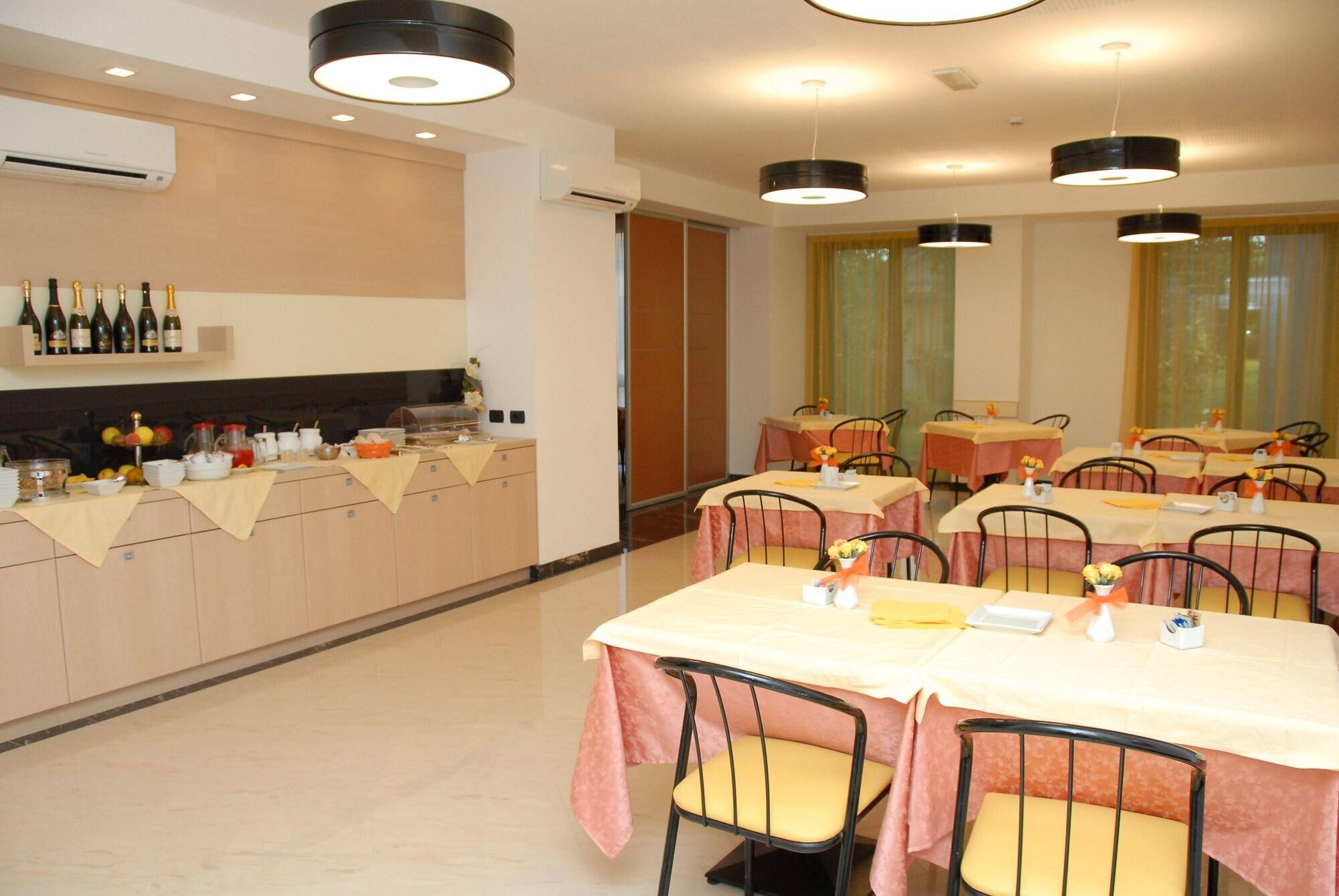 Groane Hotel Residence 1