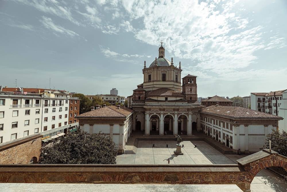 Suite in Colonne San Lorenzo Milano 1