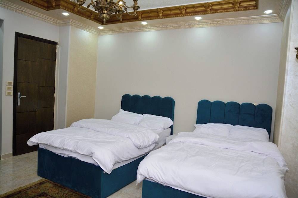 Crystal pyramid inn 2