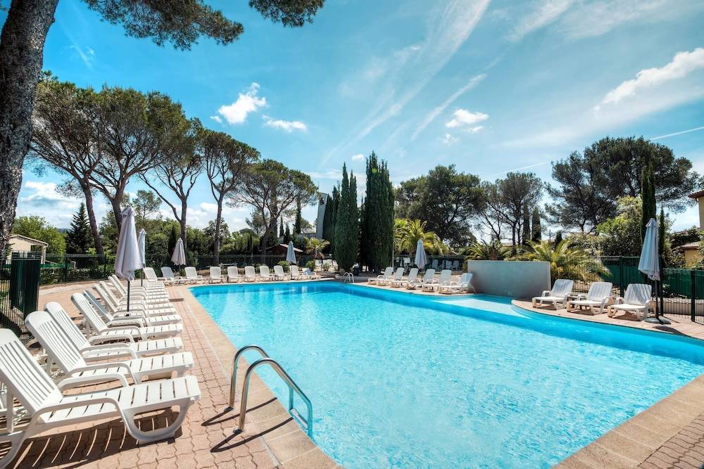 Comfort Aparthotel Frejus La Tour de Mare 1