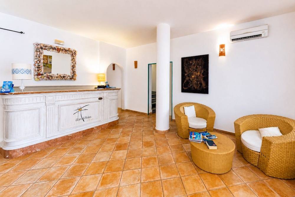 Hotel il Faro di Molara 2