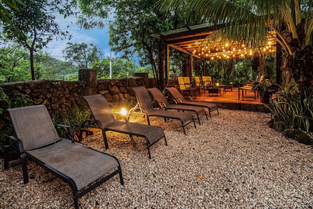 Hacienda Guachipelin Volcano Ranch Hotel & Hot Springs 2