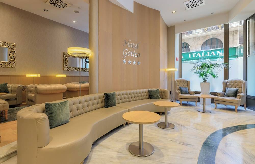 Hotel Gótico 2