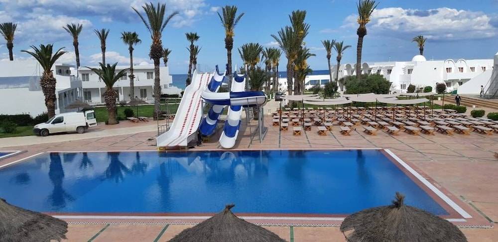 Hotel Best Beach- Family Only 1
